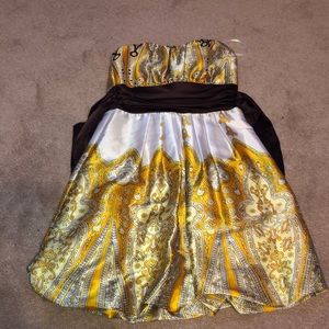 Strapless b. Darlin dress